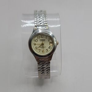 Vintage Embassy By Gruen Silver Tone Stretchy Calendar Watch